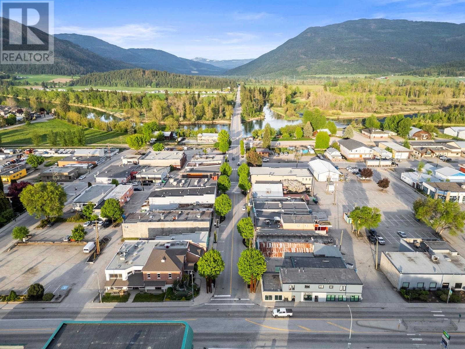  608 Cliff Avenue, Enderby