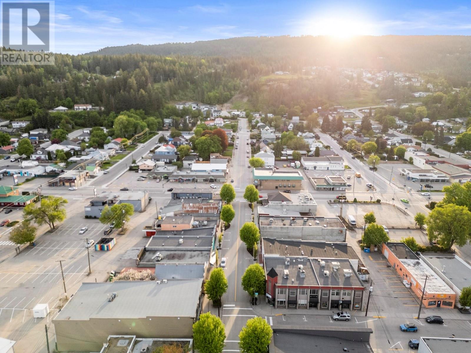  608 Cliff Avenue, Enderby