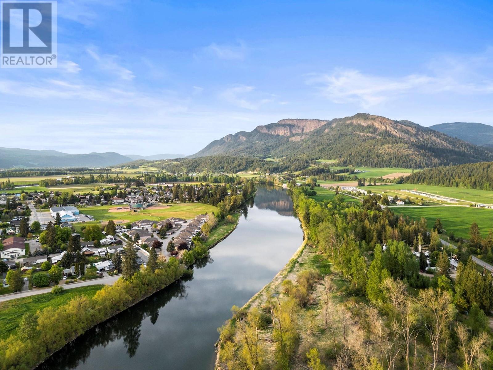  608 Cliff Avenue, Enderby