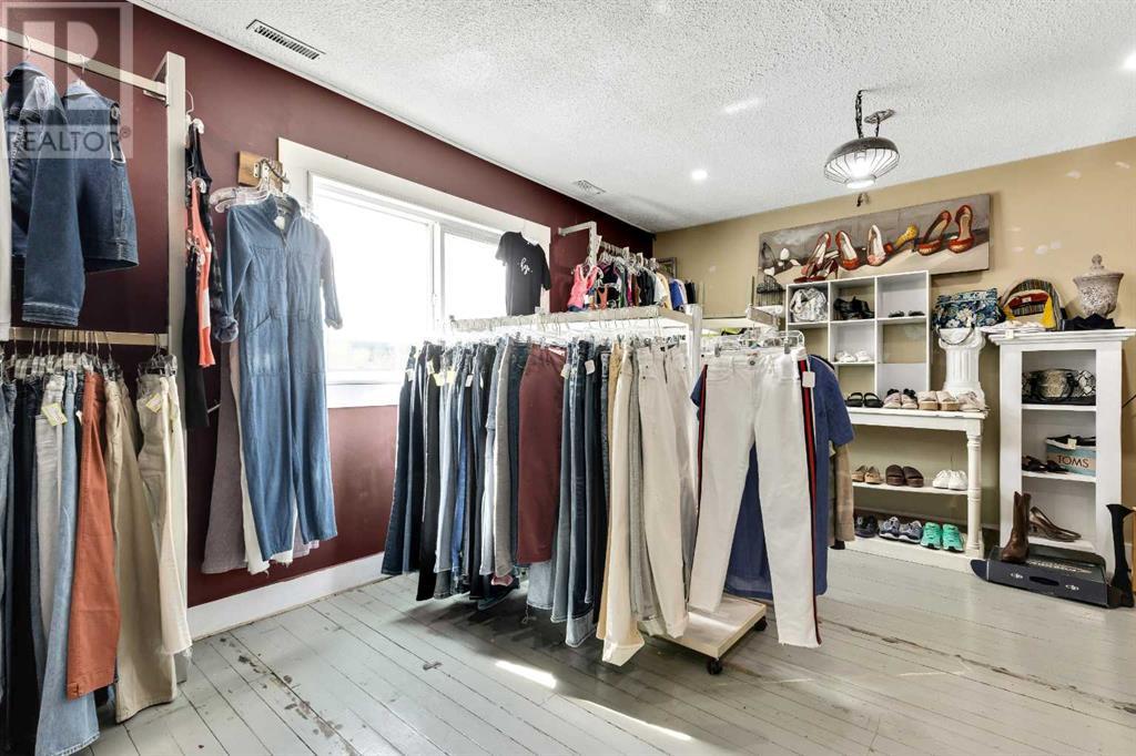 312 1 Street W, Cochrane, Alberta