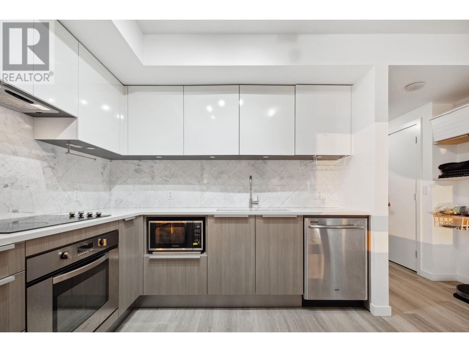 Photo 3 of 906 6461 Telford Avenue, Burnaby BC