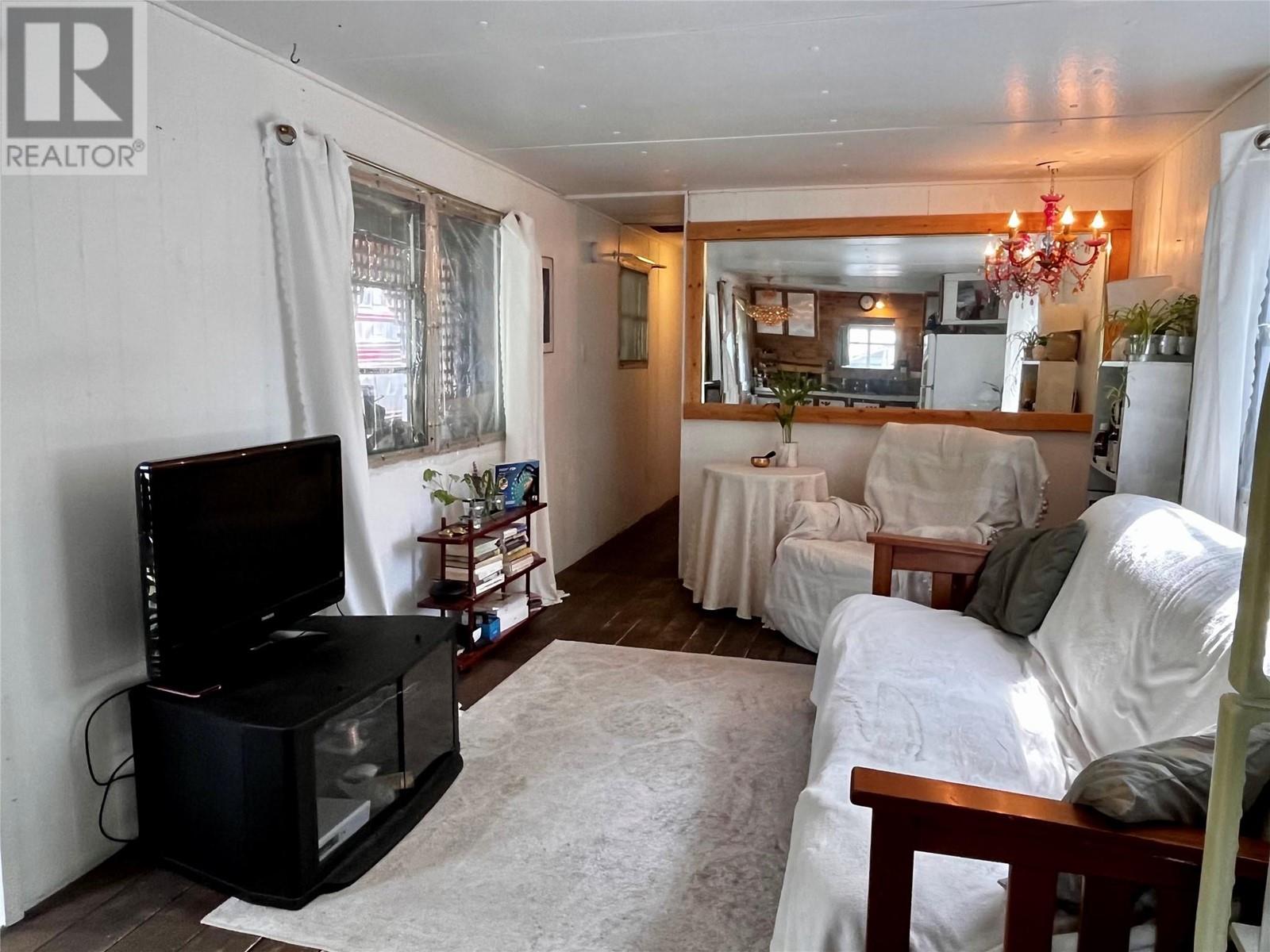 Photo 20 of 814 Josephine Street, New Denver BC