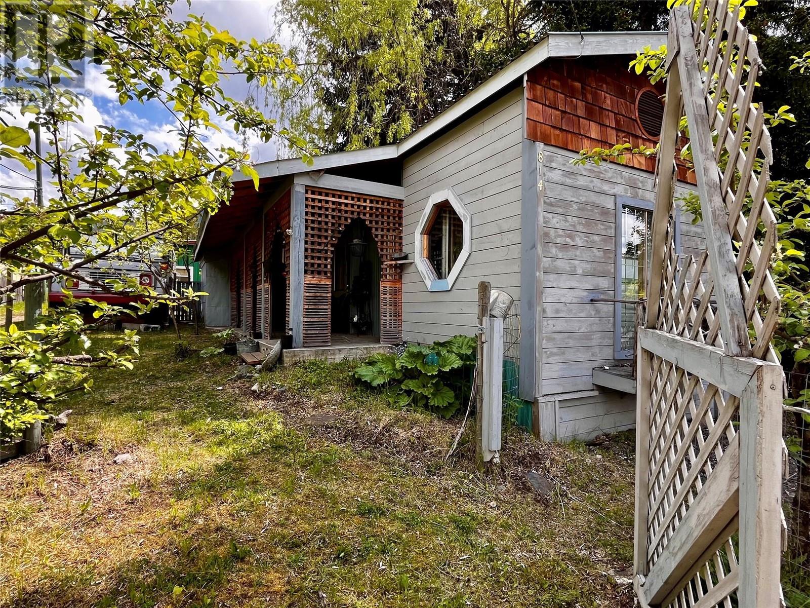 Photo 5 of 814 Josephine Street, New Denver BC