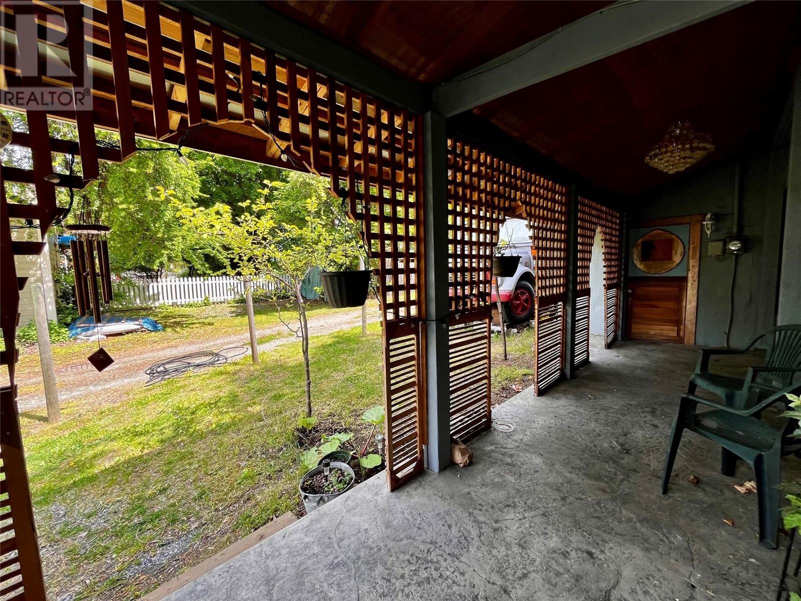 Photo 9 of 814 Josephine Street, New Denver BC