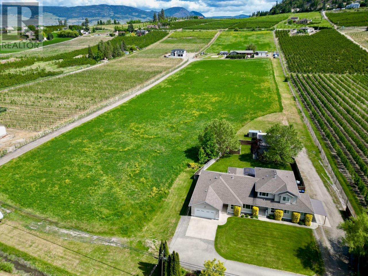 1-3 371 Valley Road, Kelowna