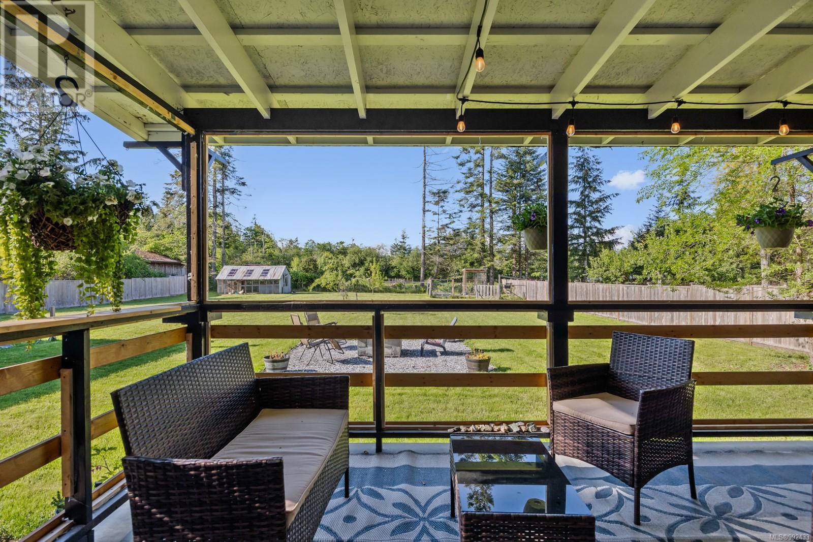 1770 Holmstrom Rd, Campbell River real estate listing 992433