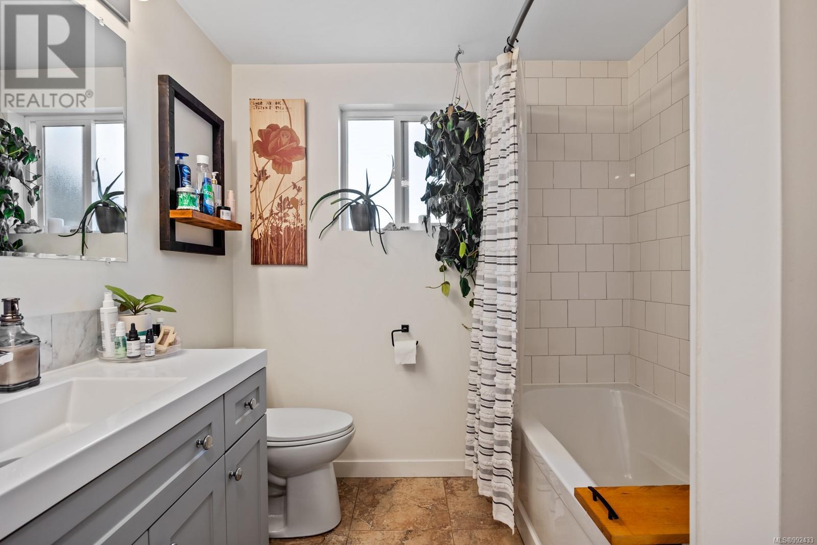 1770 Holmstrom Rd, Campbell River real estate listing 992433