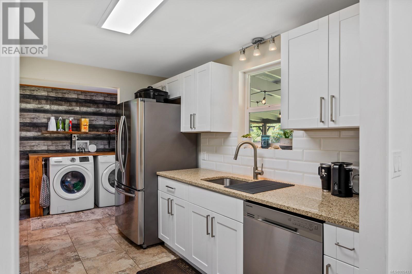 1770 Holmstrom Rd, Campbell River real estate listing 992433