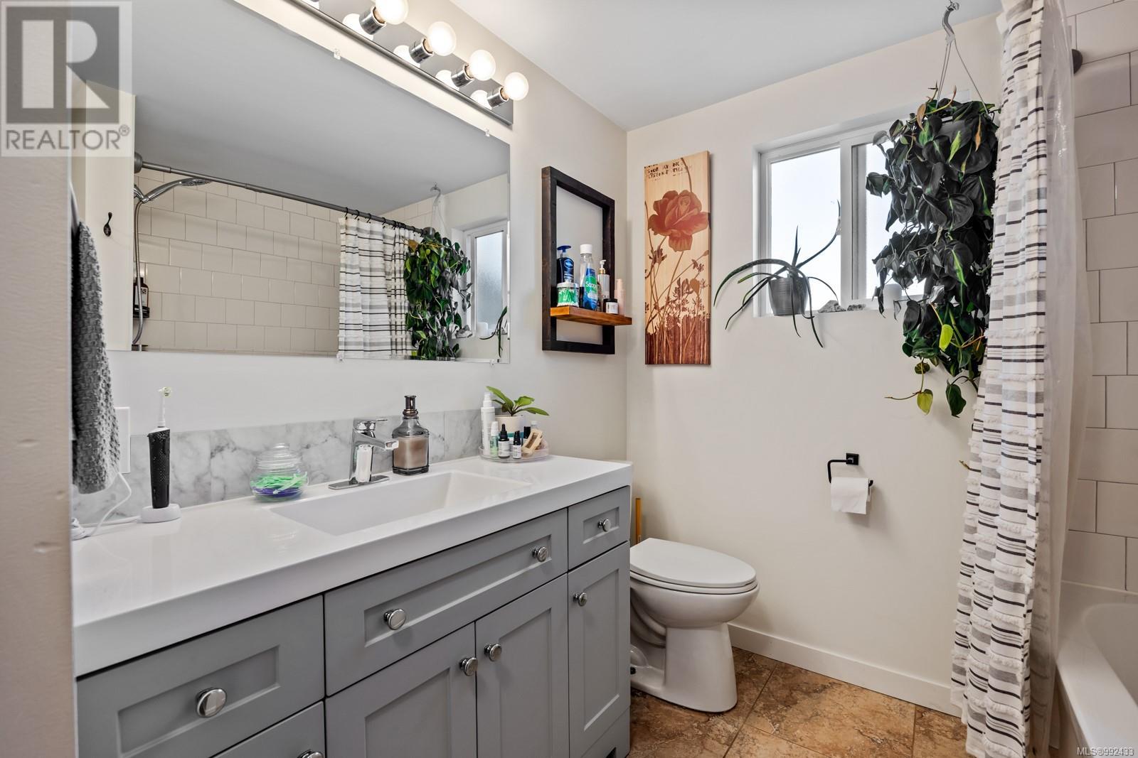 1770 Holmstrom Rd, Campbell River real estate listing 992433
