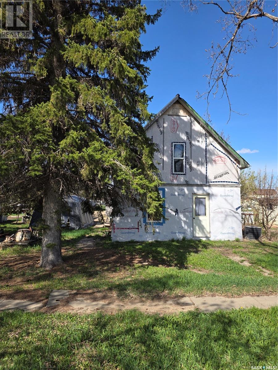 Photo 9 of 114 Outlook Street, Conquest SK