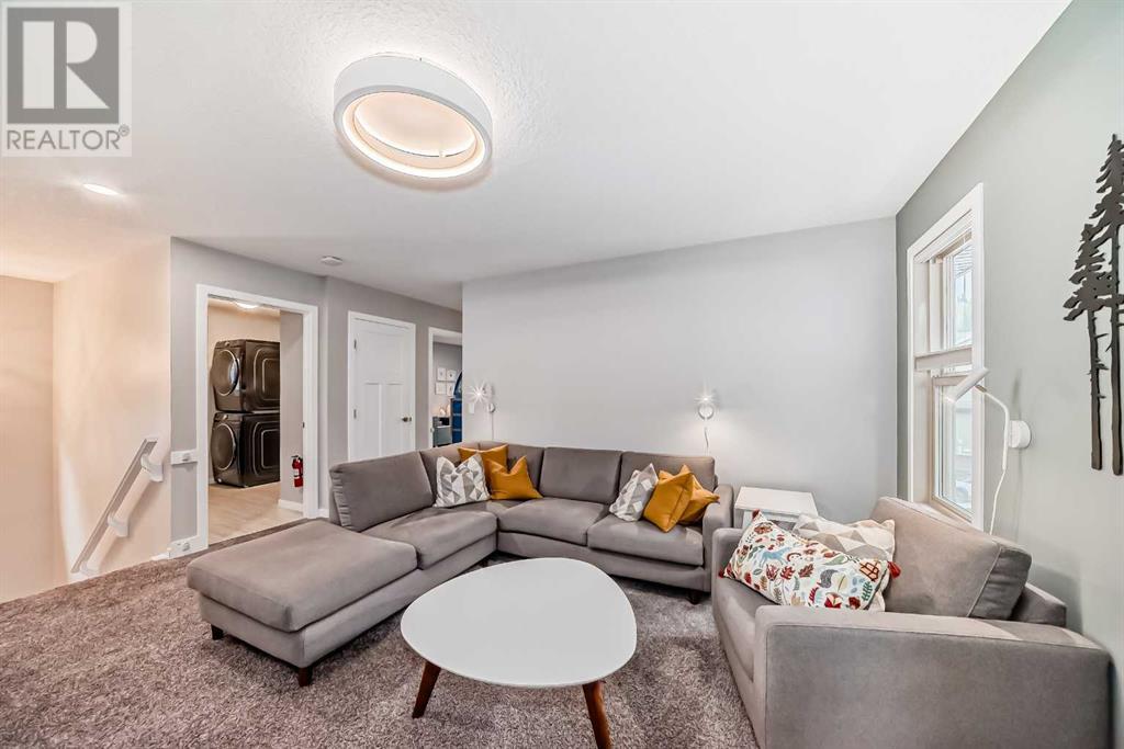 176 Riviera Way, Cochrane