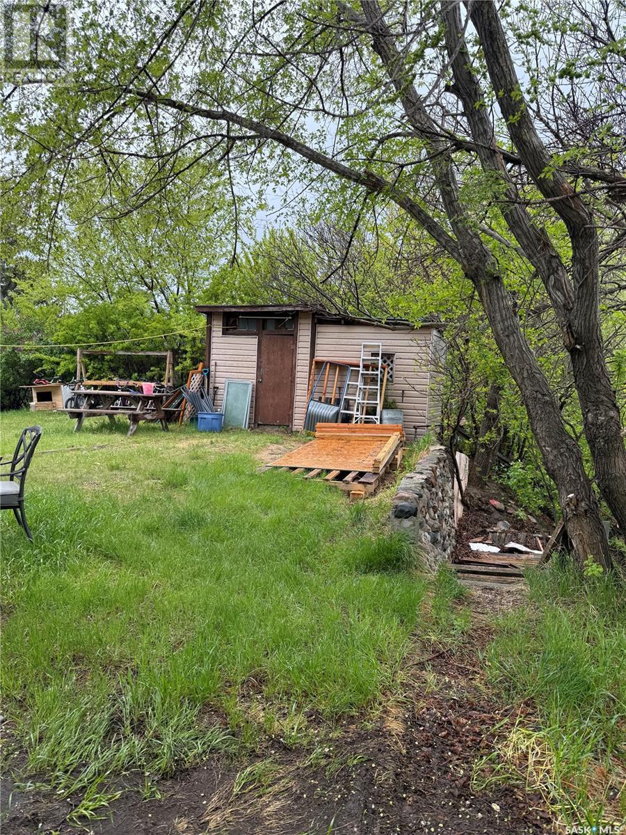 Photo 11 of 234 Macmurchy Avenue, Regina Beach SK