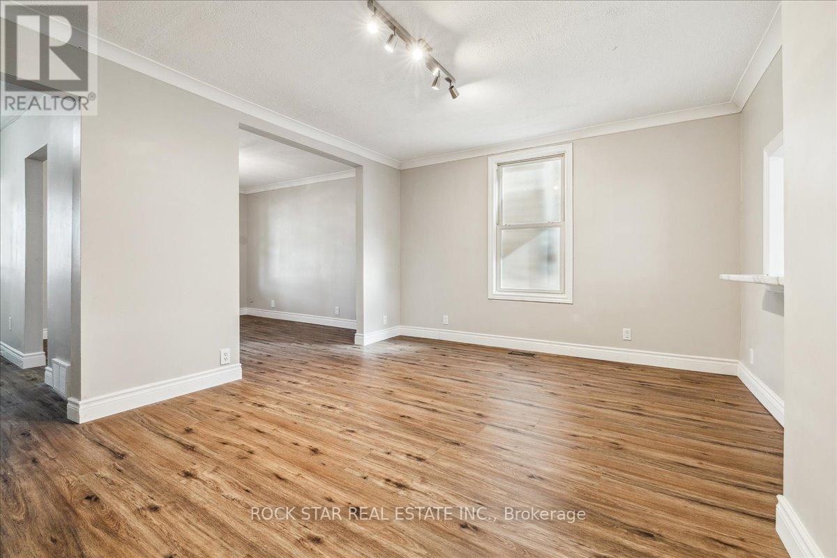 Photo 38 of 223 Weir Street N, Hamilton ON