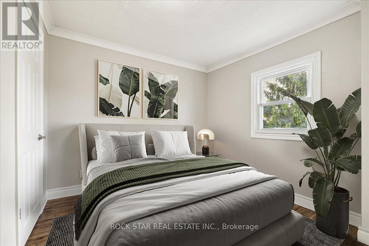 Photo 10 of 223 Weir Street N, Hamilton ON