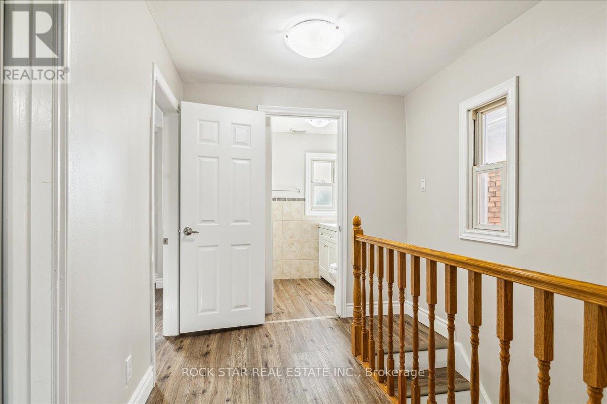 Photo 26 of 223 Weir Street N, Hamilton ON