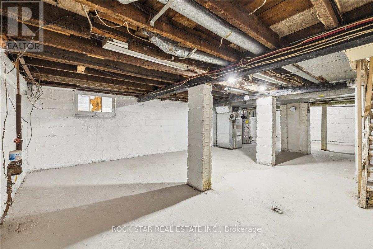 Photo 23 of 223 Weir Street N, Hamilton ON
