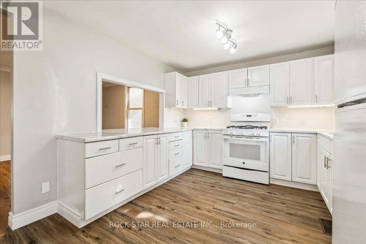 Photo 49 of 223 Weir Street N, Hamilton ON