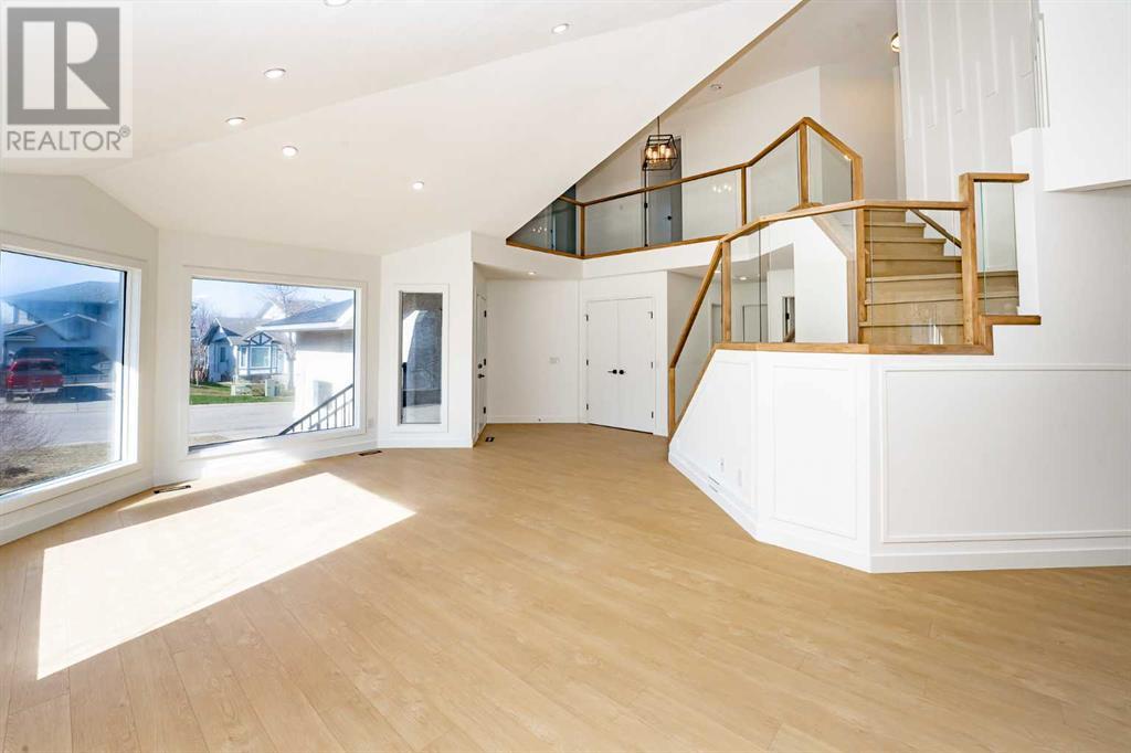 Single Family House for Sale in  Sandringham Road NW Sandstone Valley Calgary 