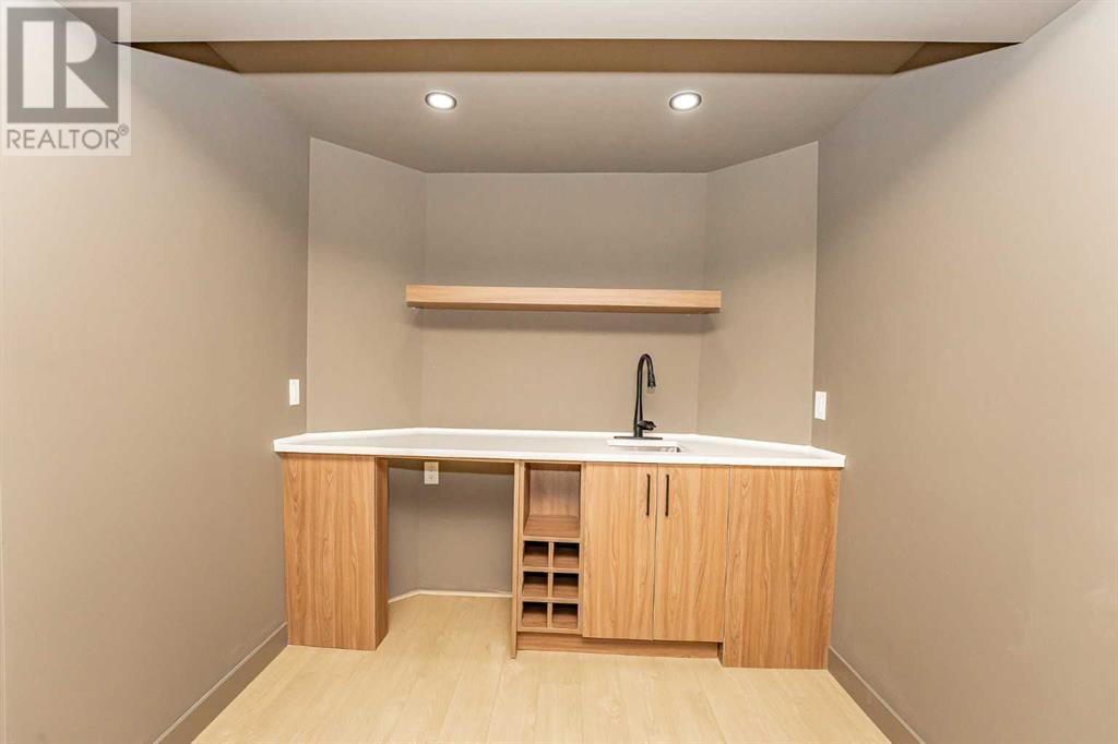 Single Family House for Sale in  Sandringham Road NW Sandstone Valley Calgary 