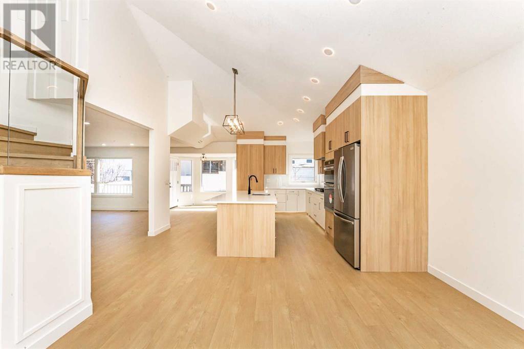 Single Family House for Sale in  Sandringham Road NW Sandstone Valley Calgary 