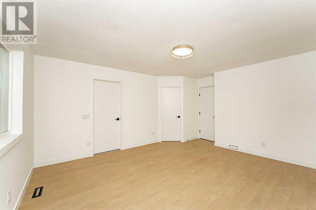 Single Family House for Sale in  Sandringham Road NW Sandstone Valley Calgary 