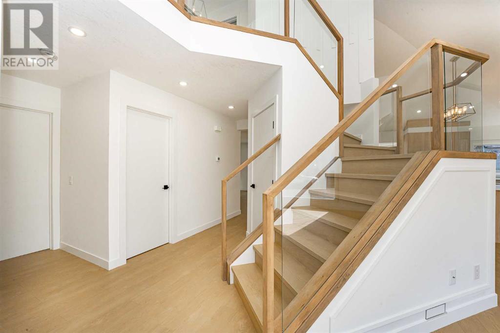 Single Family House for Sale in  Sandringham Road NW Sandstone Valley Calgary 