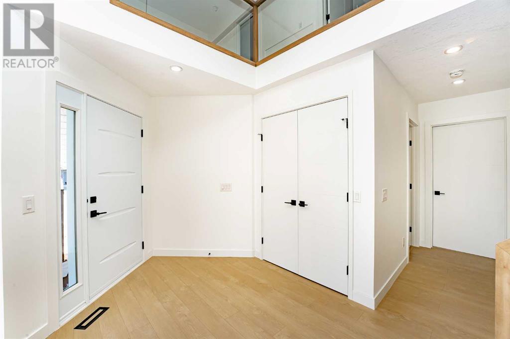 Single Family House for Sale in  Sandringham Road NW Sandstone Valley Calgary 