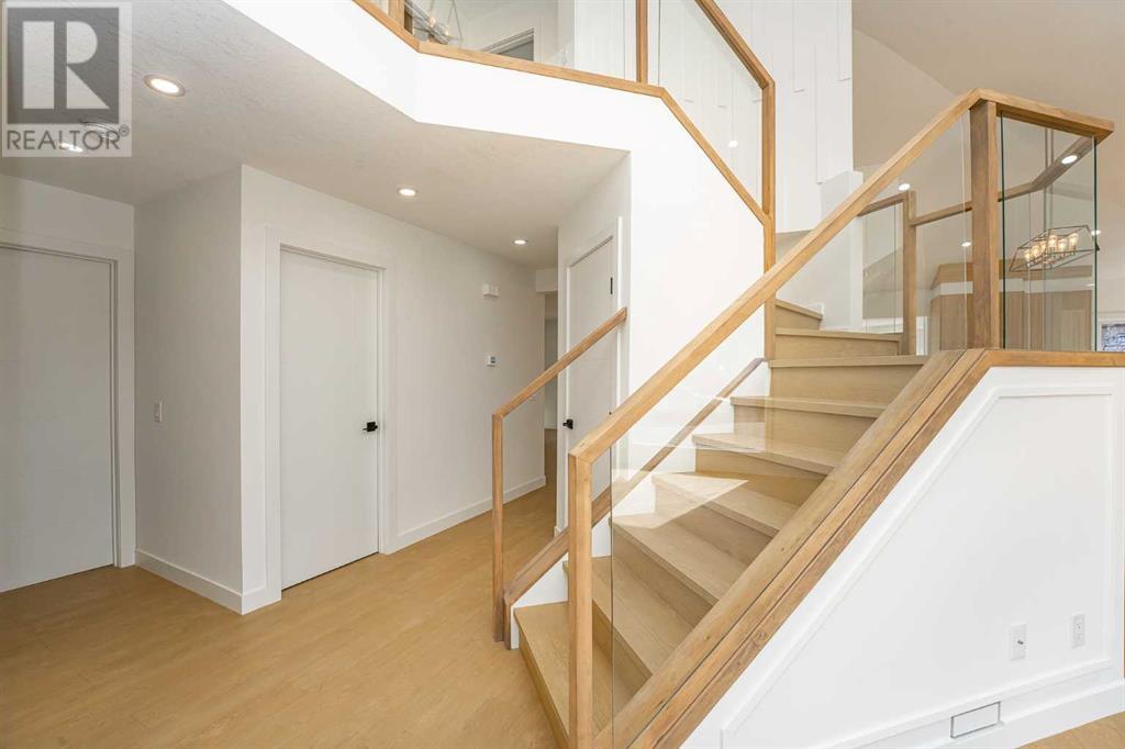 Single Family House for Sale in  Sandringham Road NW Sandstone Valley Calgary 