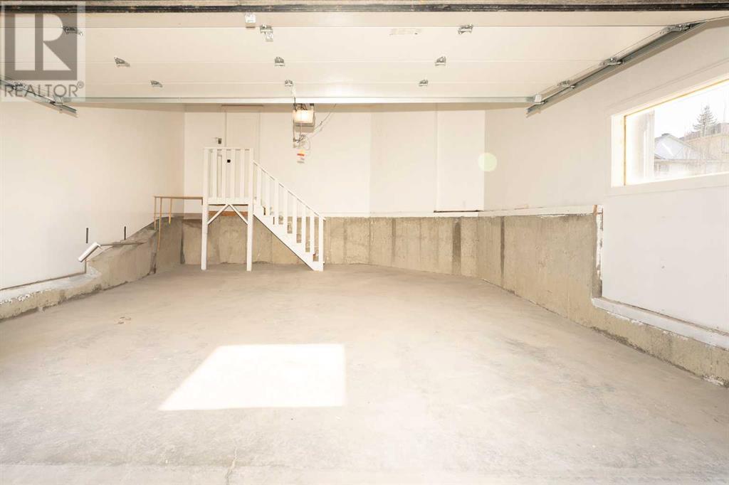 Single Family House for Sale in  Sandringham Road NW Sandstone Valley Calgary 