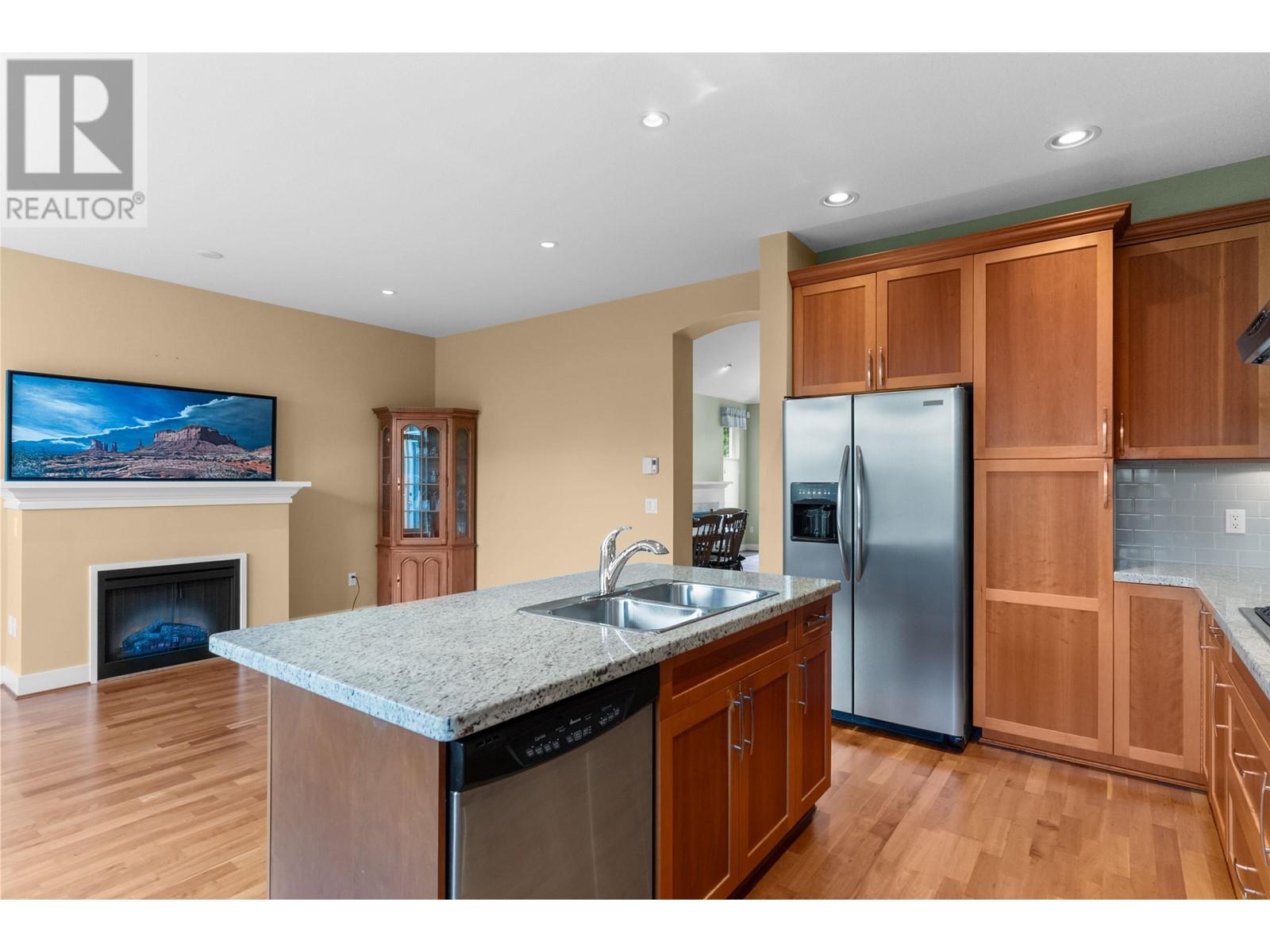 Photo 13 of 39 5300 Admiral Way, Delta BC