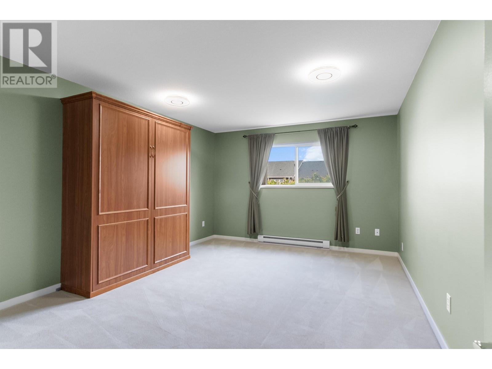 Photo 23 of 39 5300 Admiral Way, Delta BC