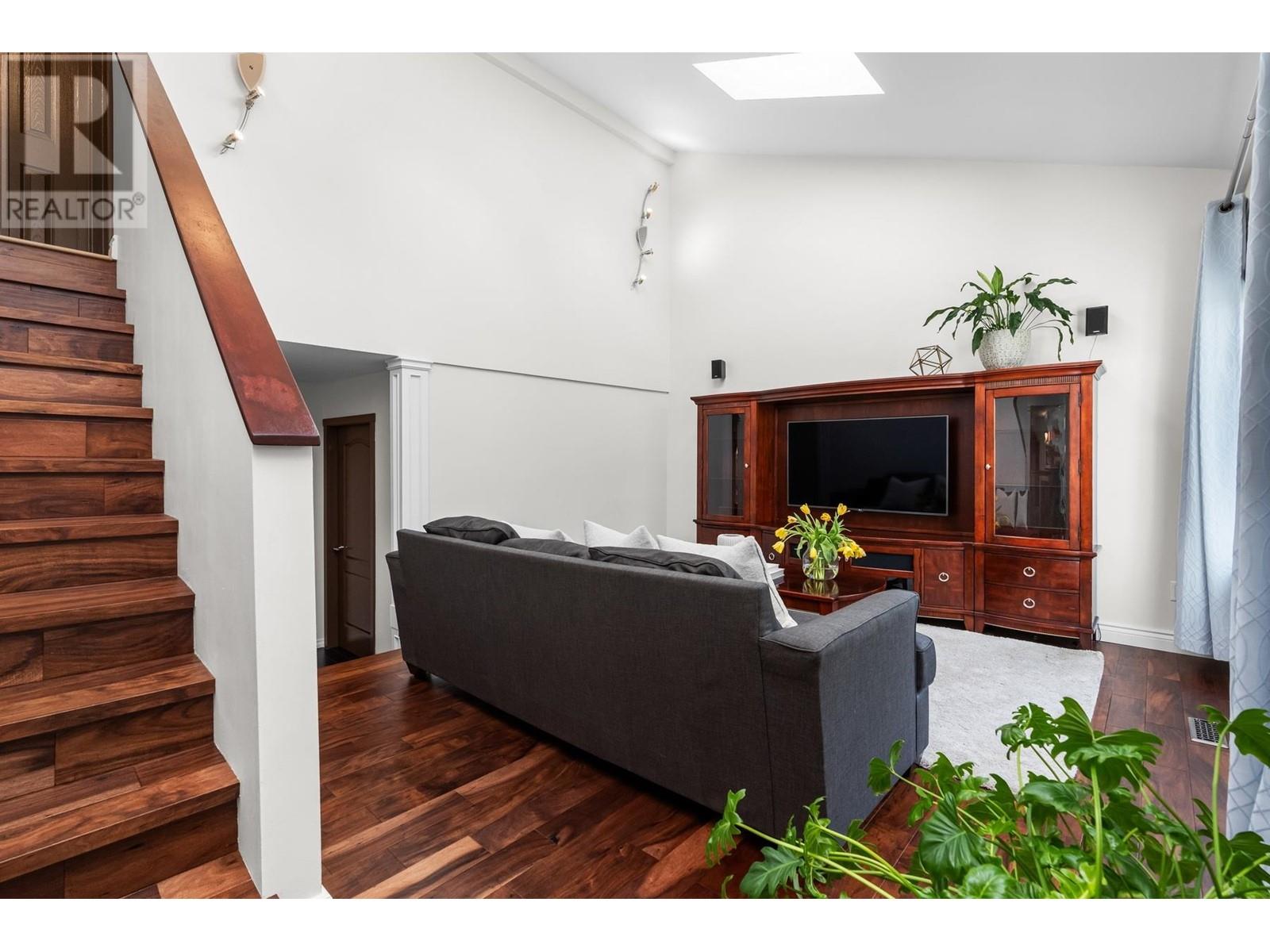 19762 WILDCREST AVENUE, Pitt Meadows real estate listing R2985059