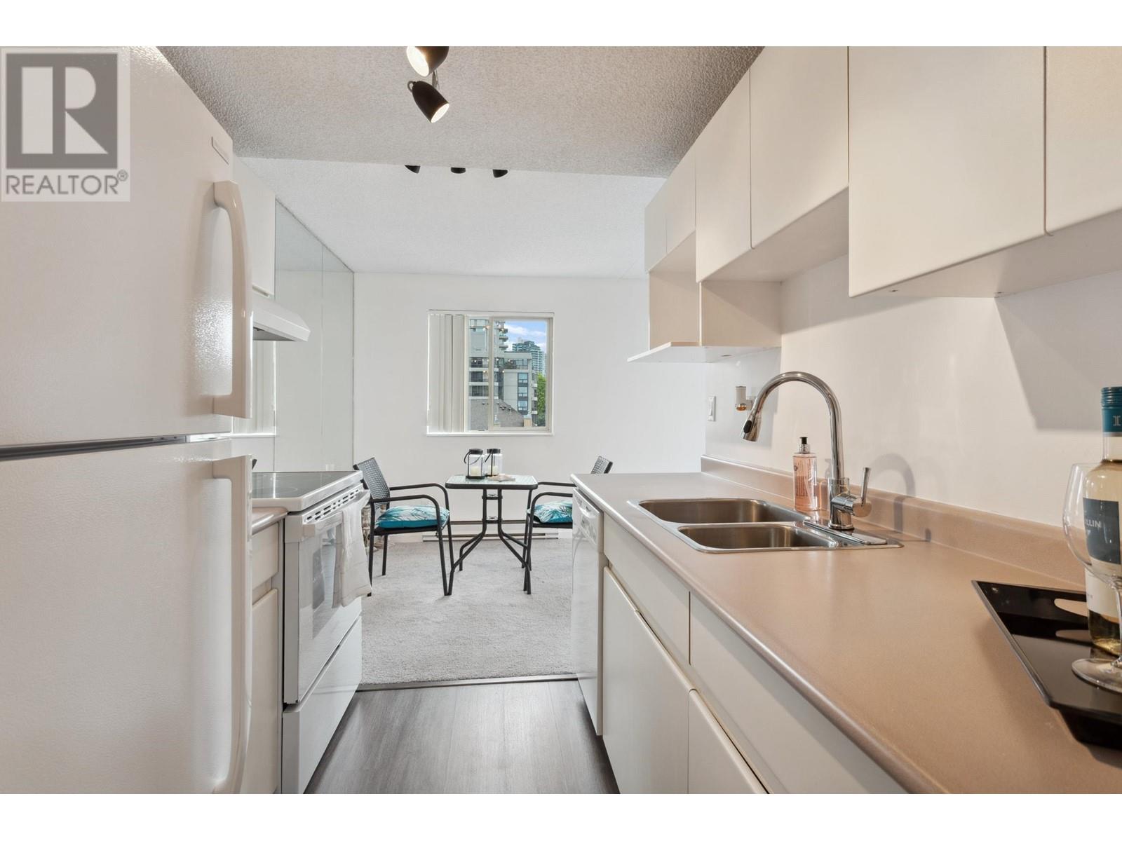 Photo 7 of 902 110 W 4th Street, North Vancouver BC