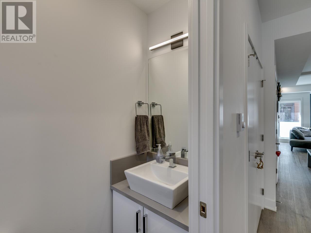 204 37842 THIRD AVENUE, Squamish real estate listing R2992171