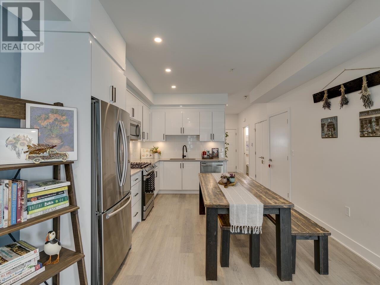 204 37842 THIRD AVENUE, Squamish real estate listing R2992171