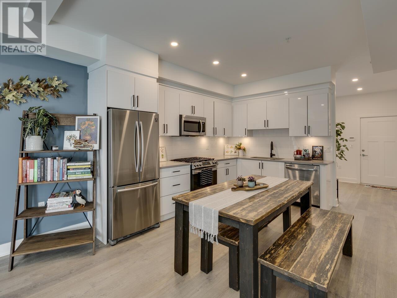204 37842 THIRD AVENUE, Squamish real estate listing R2992171