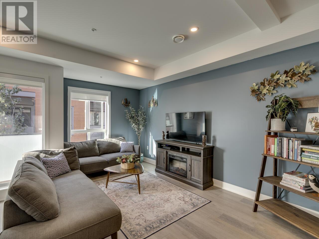 204 37842 THIRD AVENUE, Squamish real estate listing R2992171
