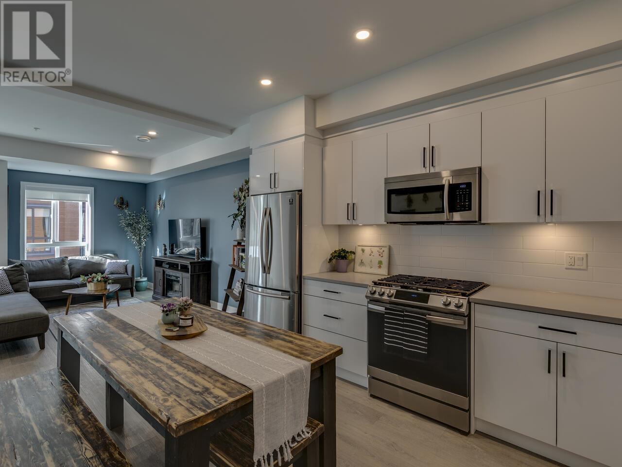 204 37842 THIRD AVENUE, Squamish real estate listing R2992171