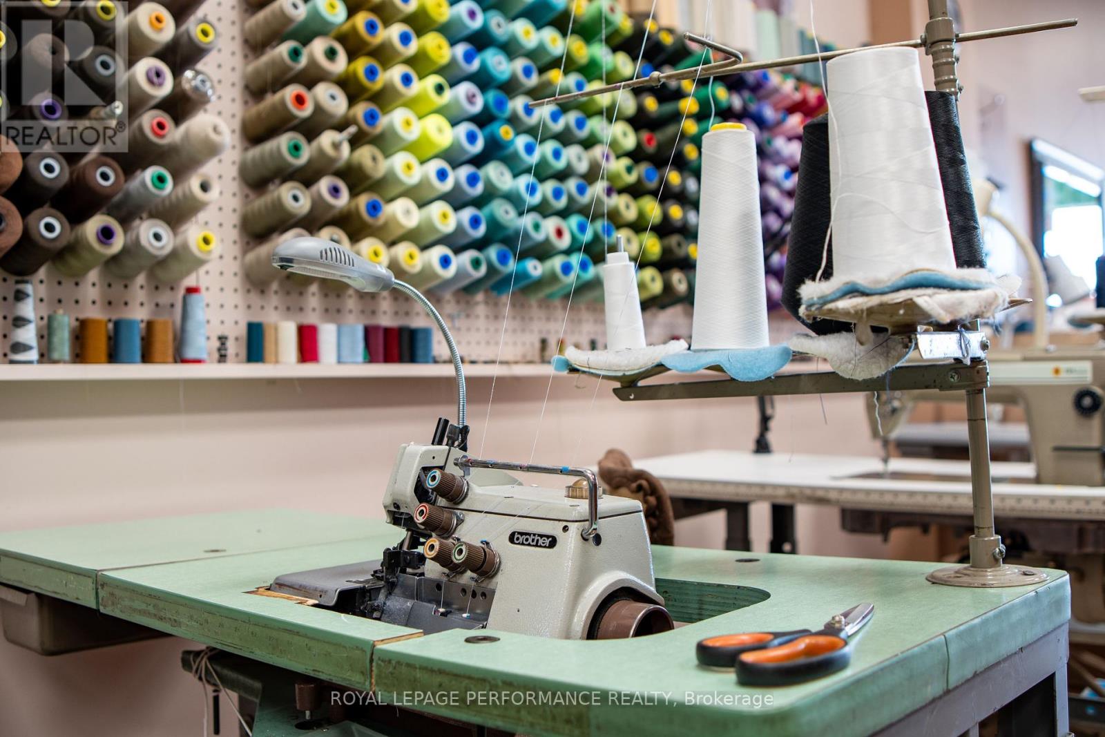Sewing Thread rolls for Alteration and tailors