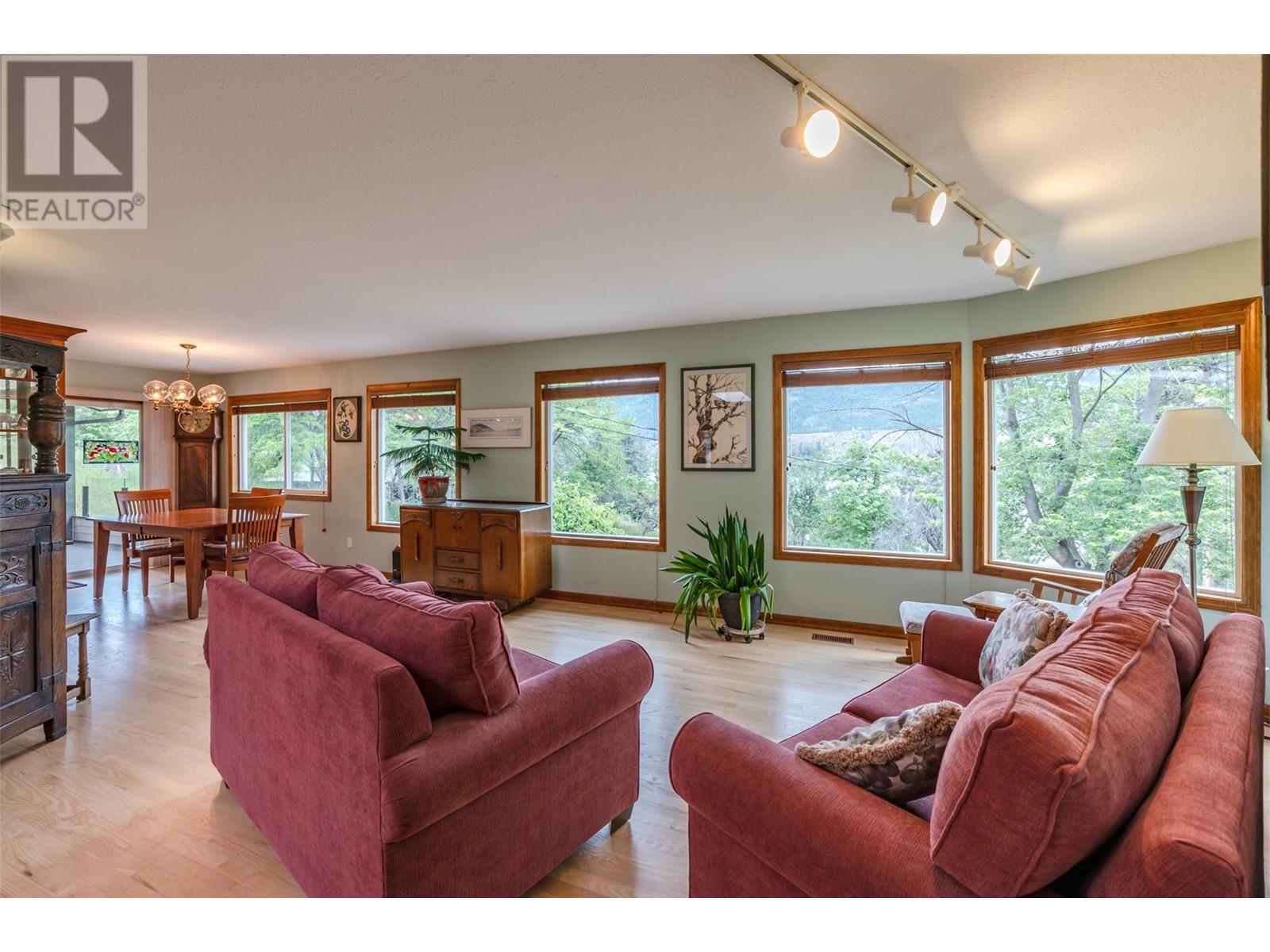 331 EASTSIDE Road, Okanagan Falls