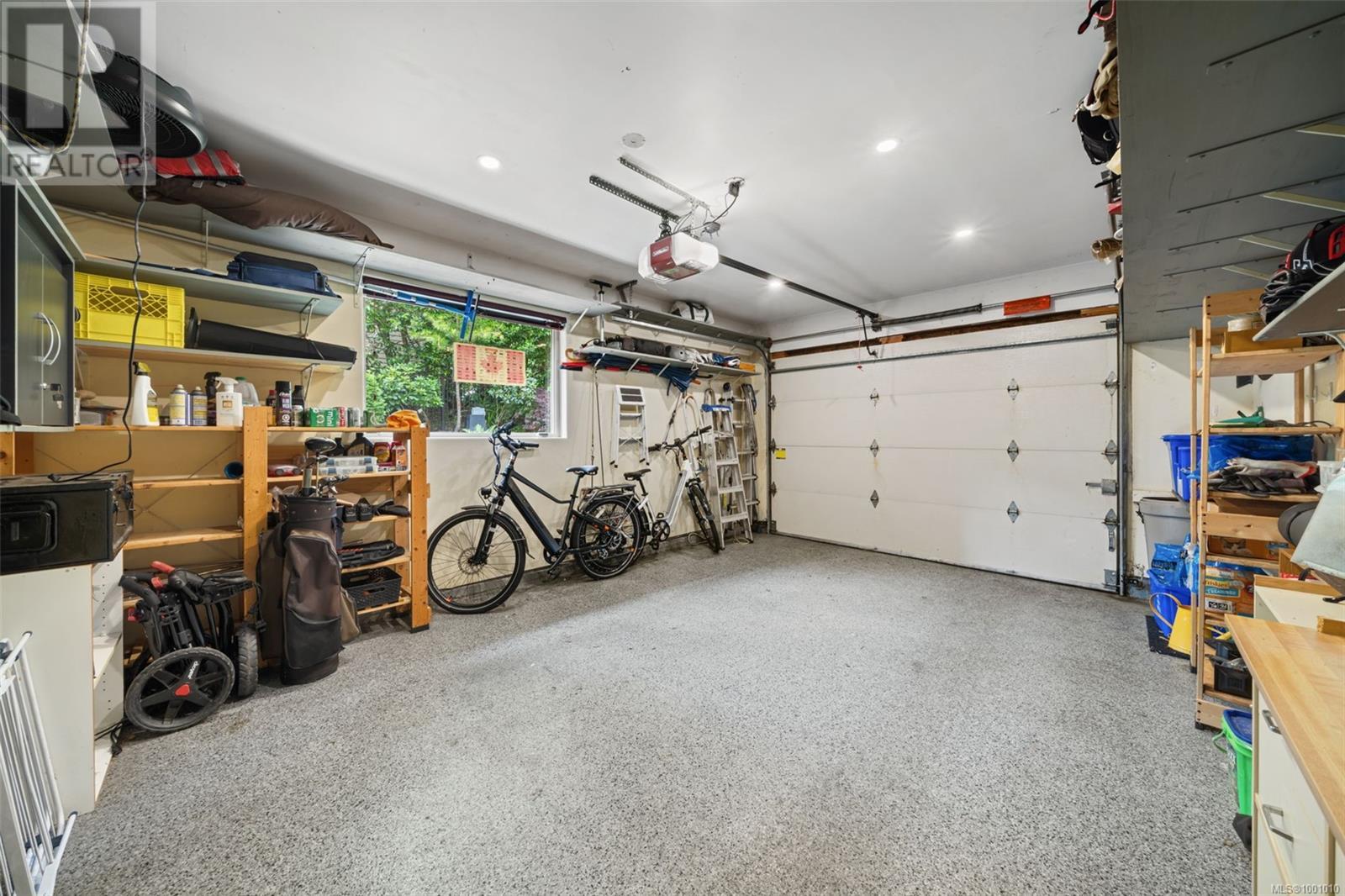 891 Royal Oak Dr, Saanich