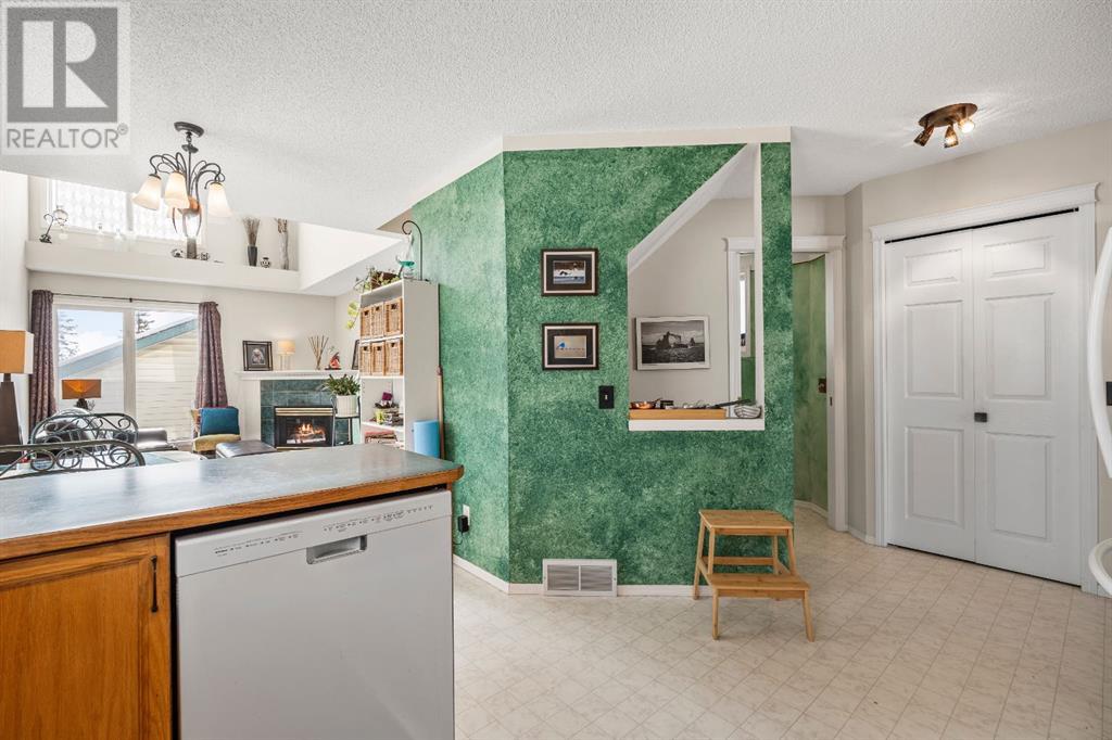 Single Family House for Sale in  Tuscany Valley Way NW Tuscany Calgary 