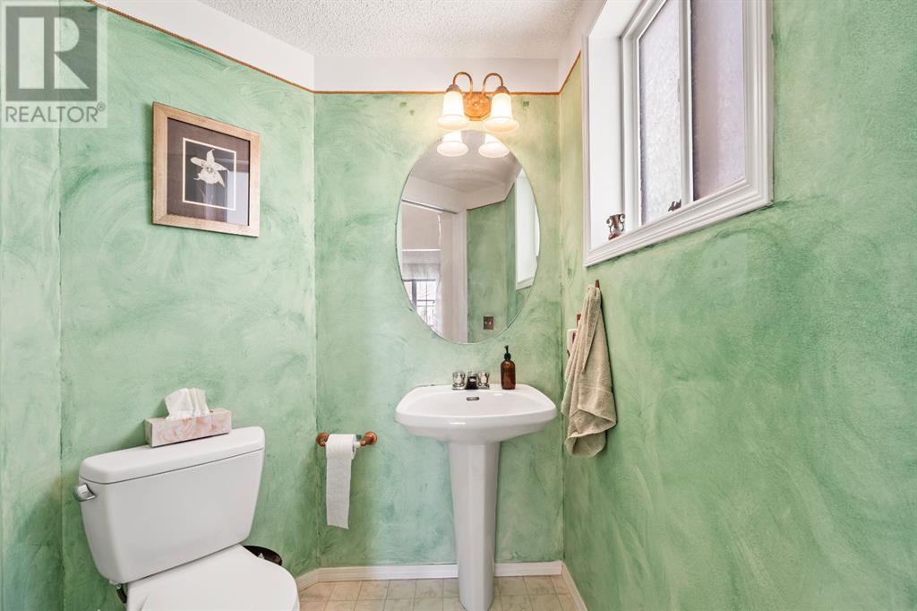 Single Family House for Sale in  Tuscany Valley Way NW Tuscany Calgary 