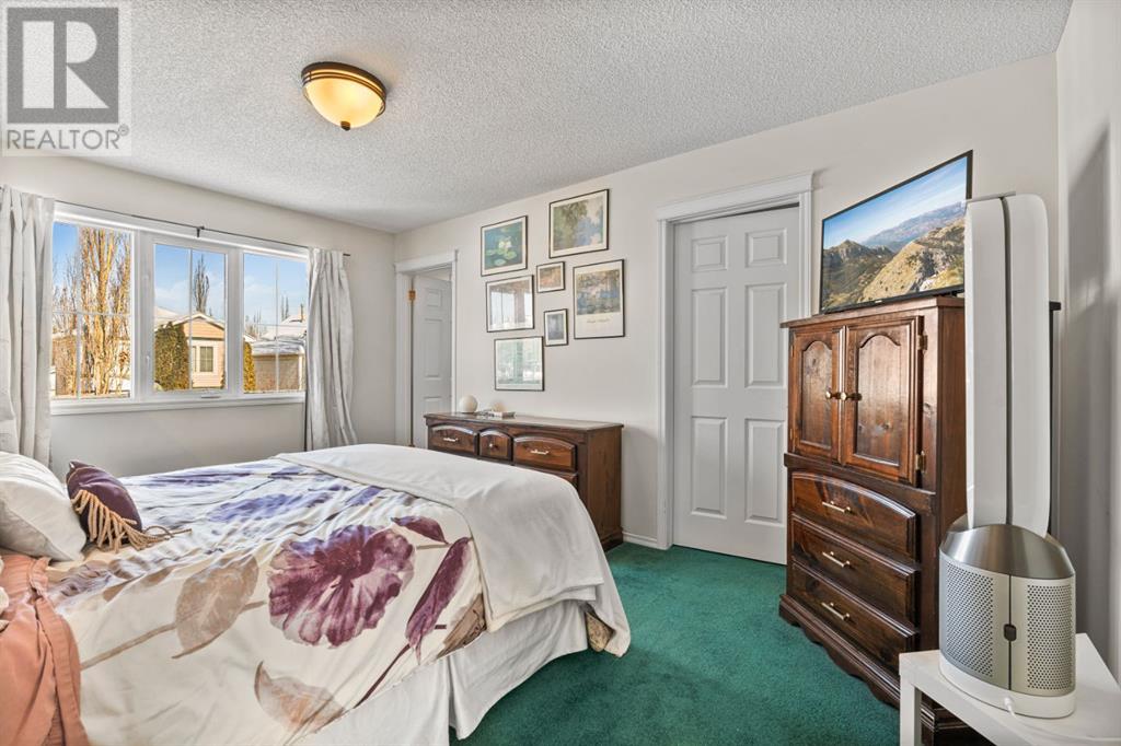 Single Family House for Sale in  Tuscany Valley Way NW Tuscany Calgary 