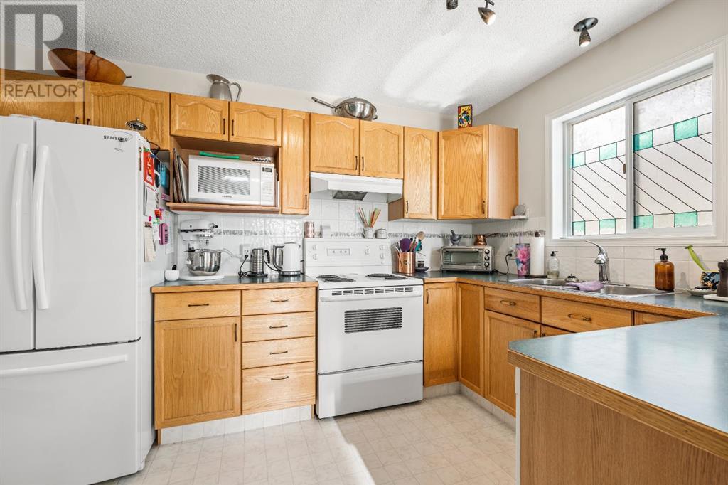 Single Family House for Sale in  Tuscany Valley Way NW Tuscany Calgary 