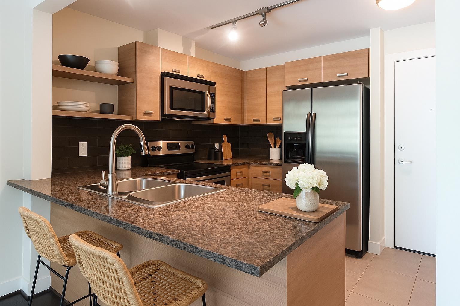 Photo 4 of 210 6628 120 Street, Surrey BC