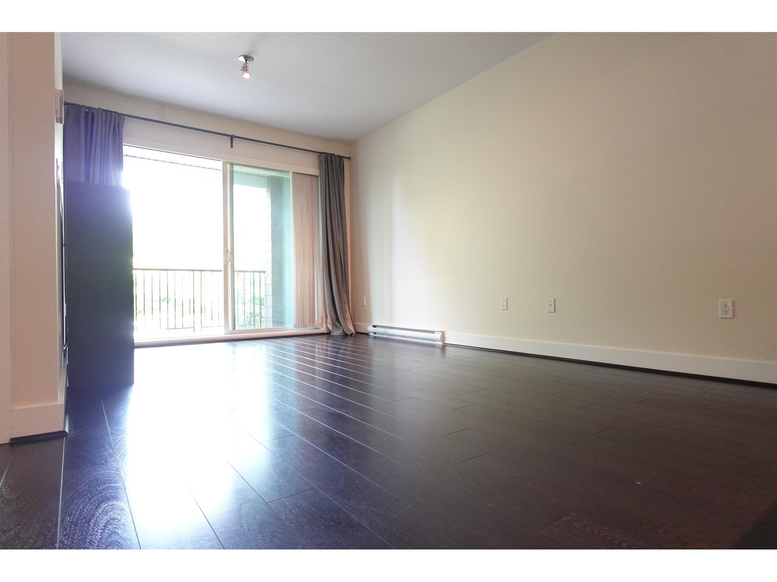 Photo 8 of 210 6628 120 Street, Surrey BC