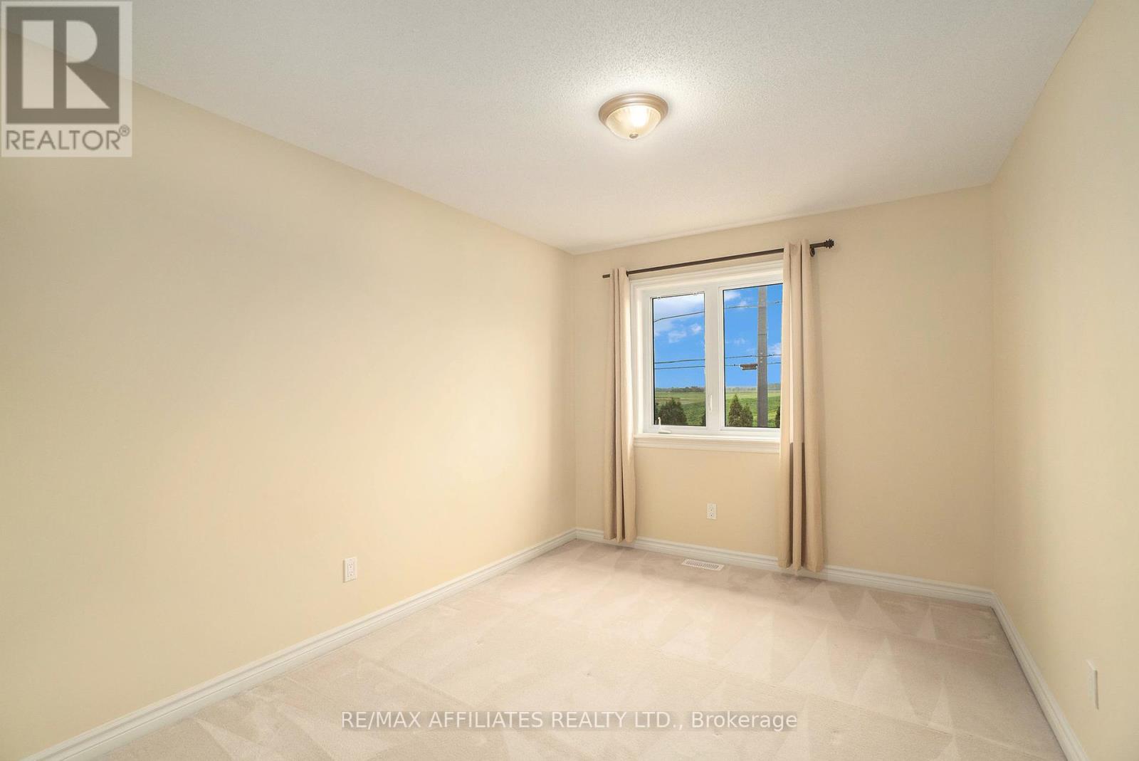 Photo 8 of 2008 Pennyroyal Crescent, Ottawa ON