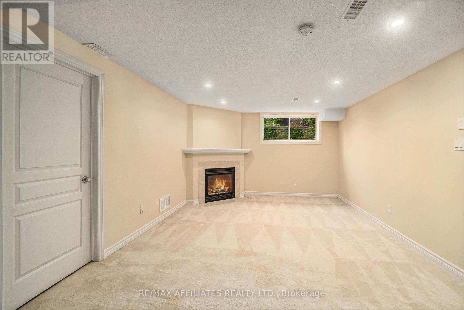 Photo 16 of 2008 Pennyroyal Crescent, Ottawa ON
