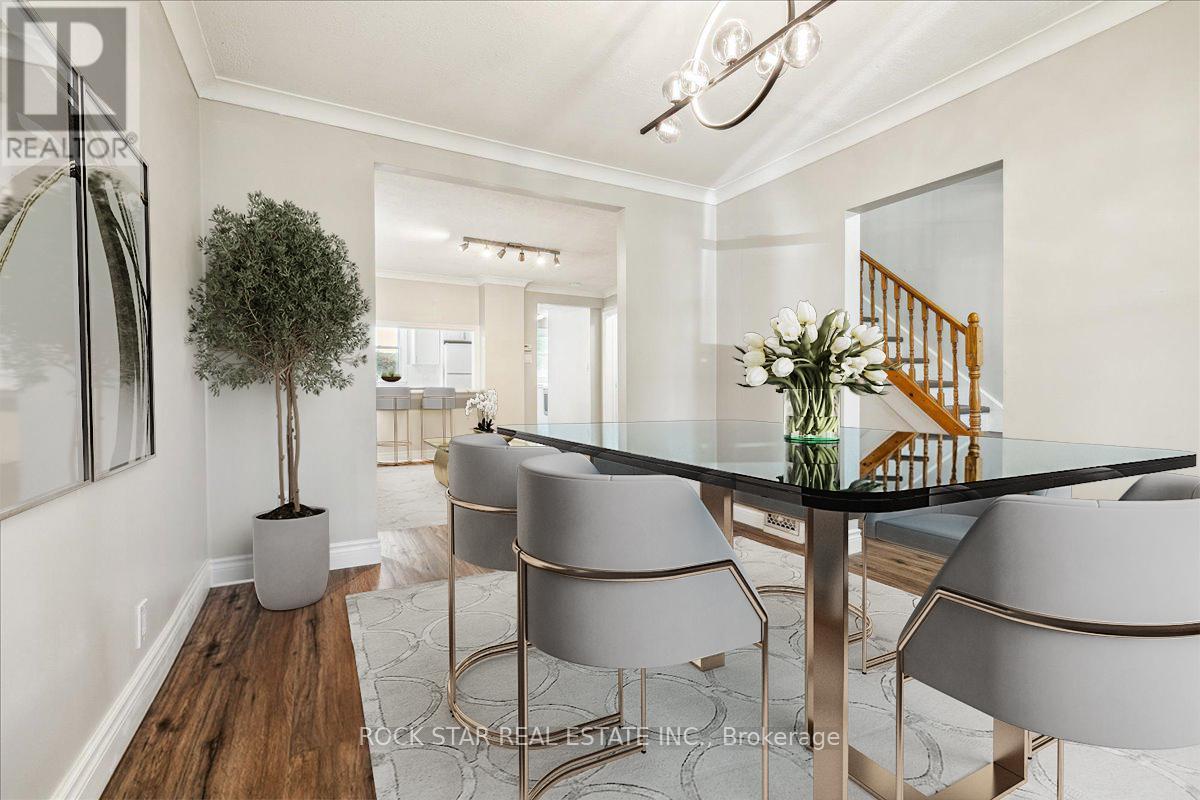 Photo 2 of 223 Weir Street N, Hamilton ON